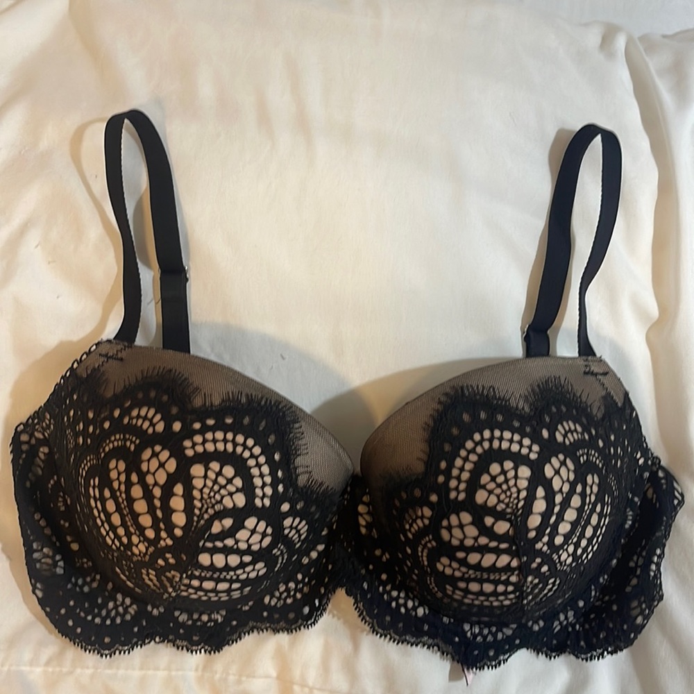New Victorias Secret Lace Bra